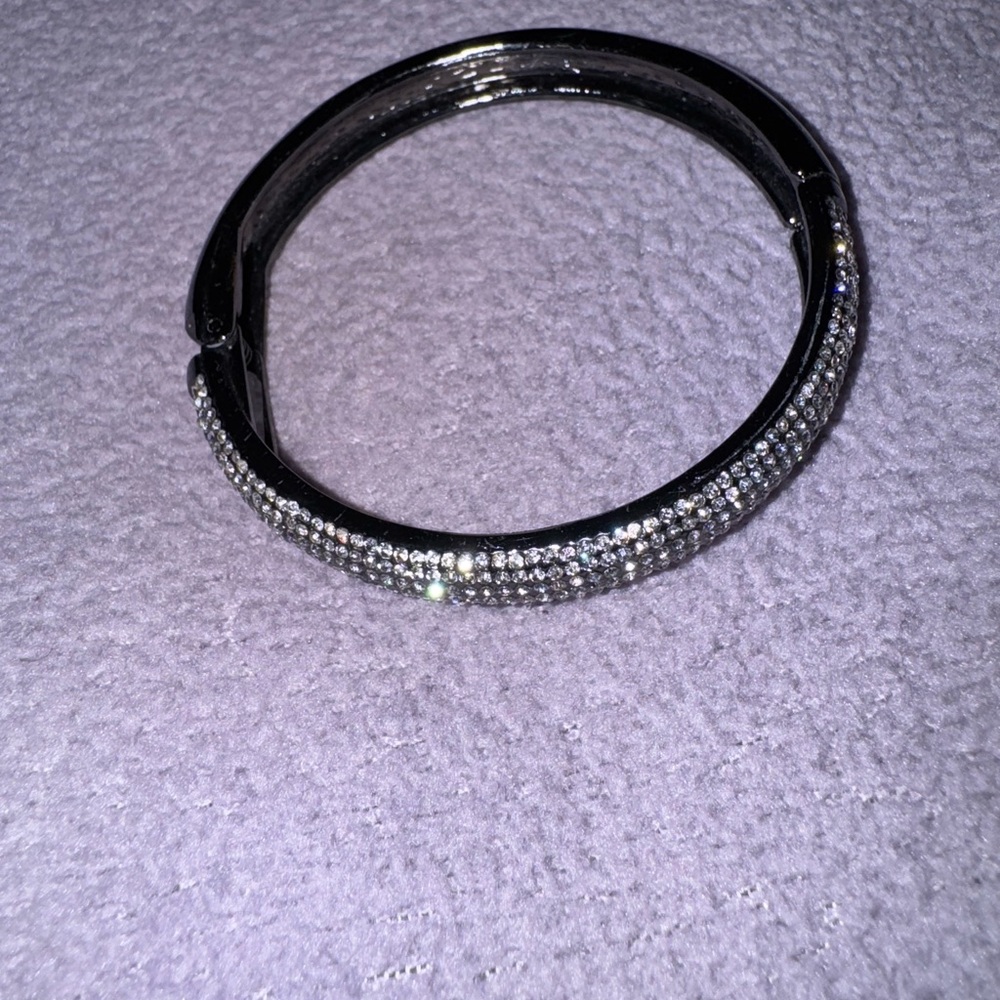 Elegant Black and Silver Bracelet